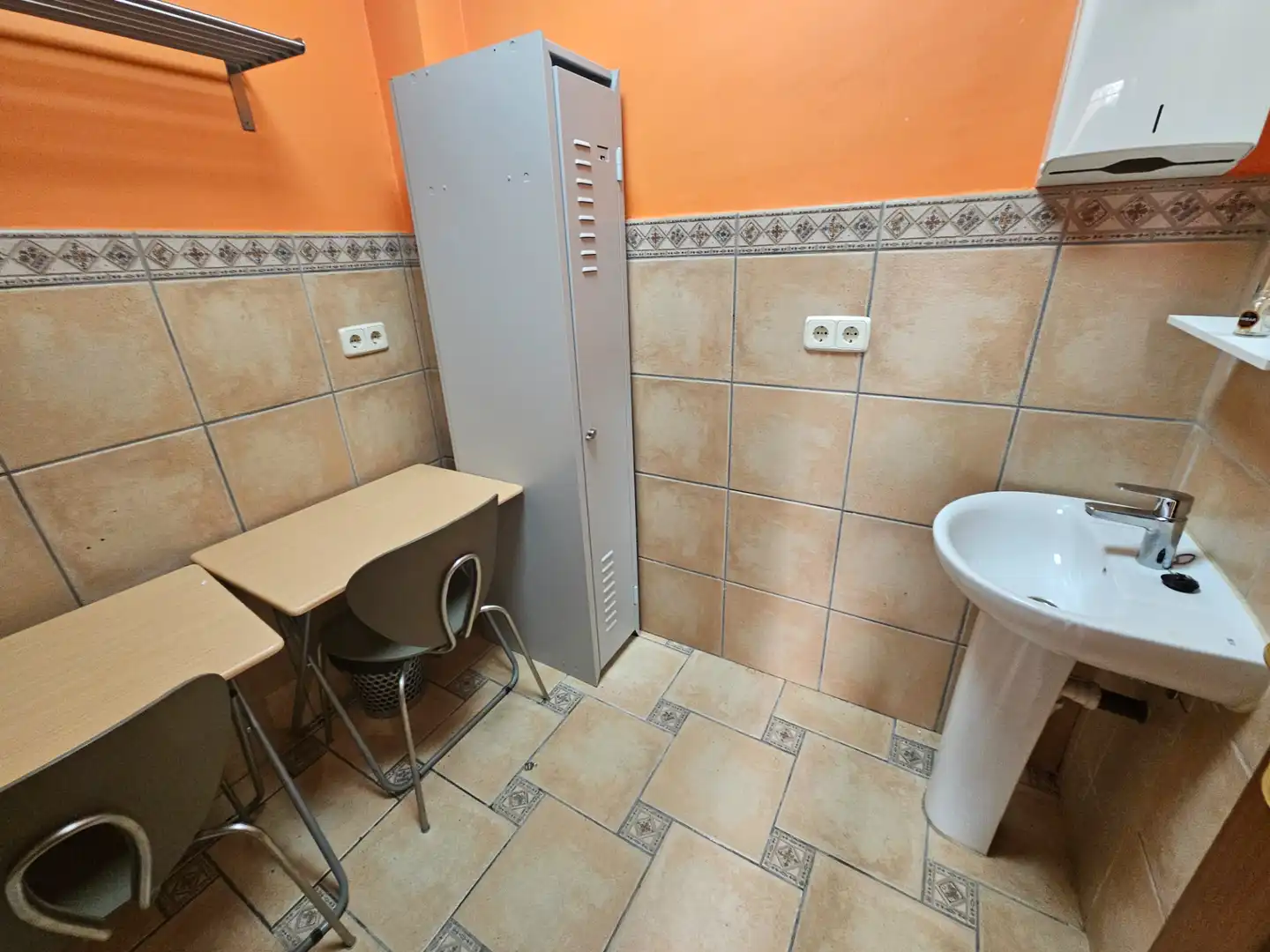 Badezimmer von Geschaftsraum zum Verkauf in Tres Cantos mit Möbliert und Alarm