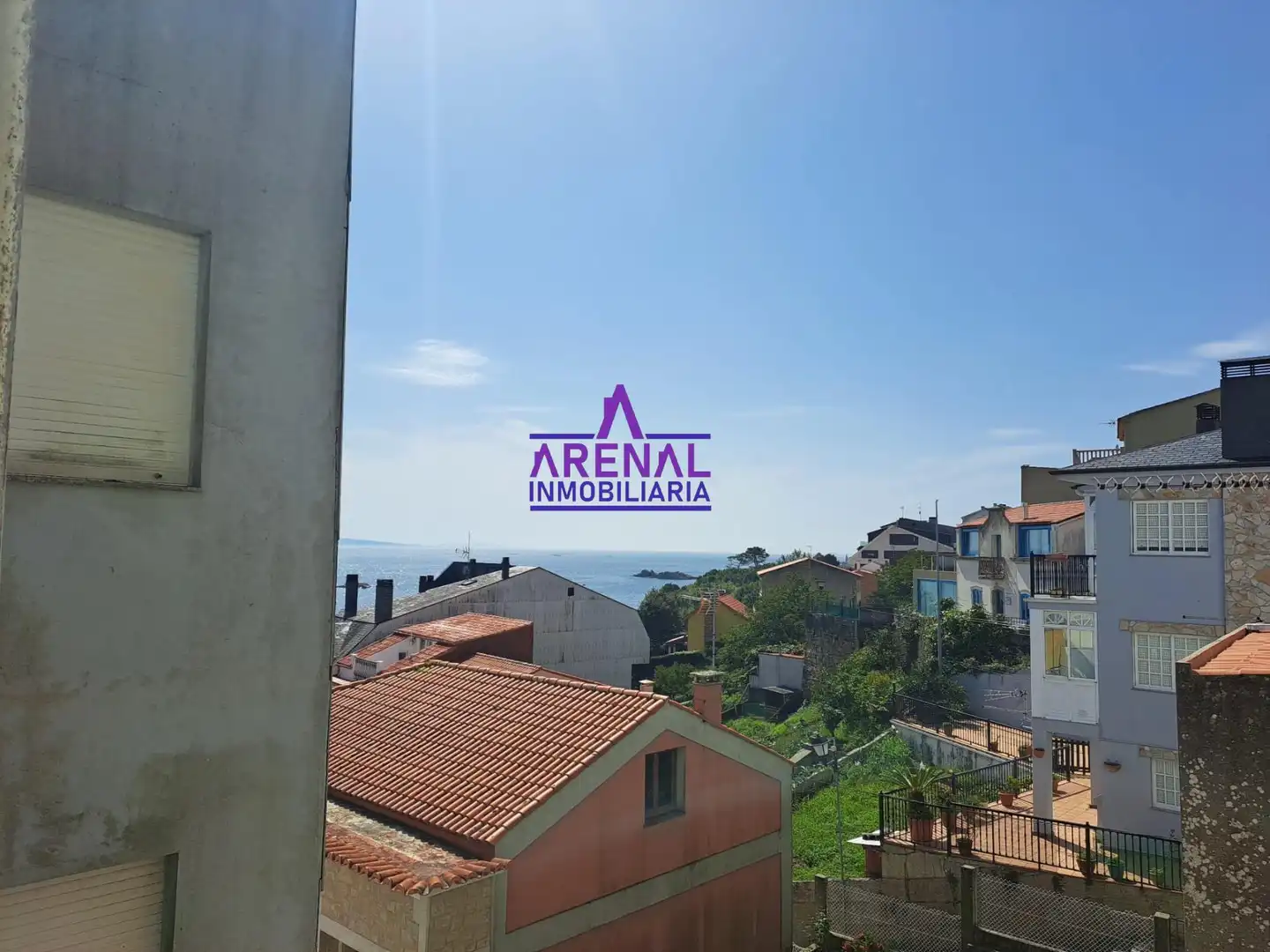 Vista exterior de Casa o xalet en venda en Ribeira amb Terrassa