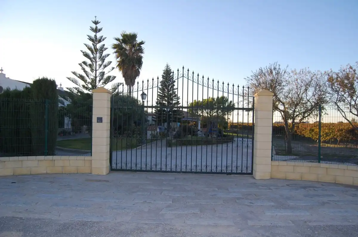 Finca rústica en venta en El Puerto de Santa María con Aire acondicionado, Trastero y Piscina