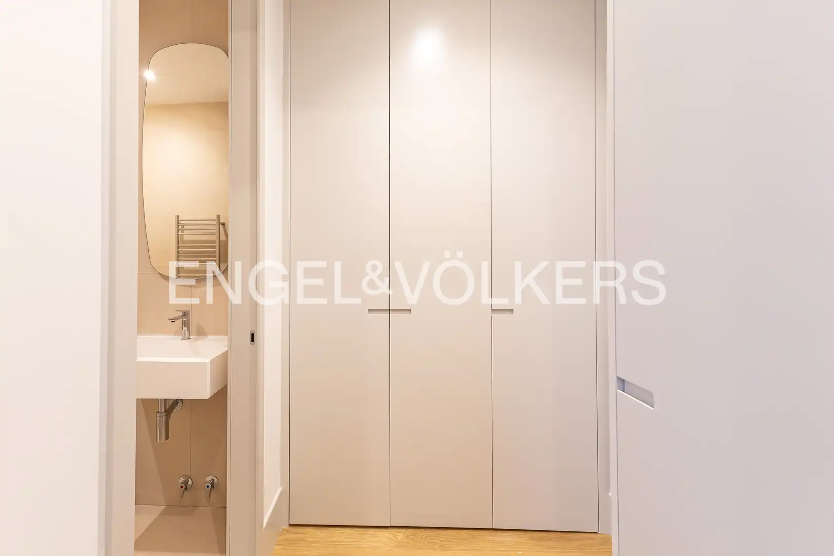 Wohnung zum Verkauf in Madrid mit Klimaanlage, Heizung und Balkon