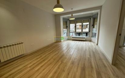 Living room of Flat for sale in León Capital   with Heating, Parquet flooring and Terrace