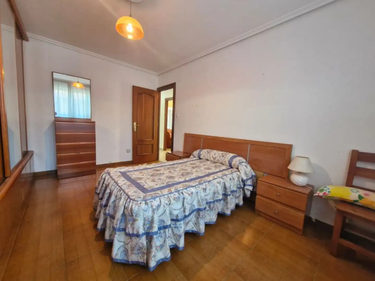 Dormitori de Casa o xalet en venda en Los Corrales de Buelna  amb Calefacció, Jardí privat i Terrassa