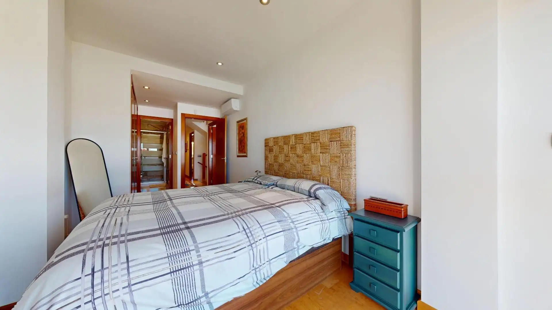 Dormitori de Casa adosada en venda en Pilar de la Horadada amb Aire condicionat, Jardí privat i Parquet