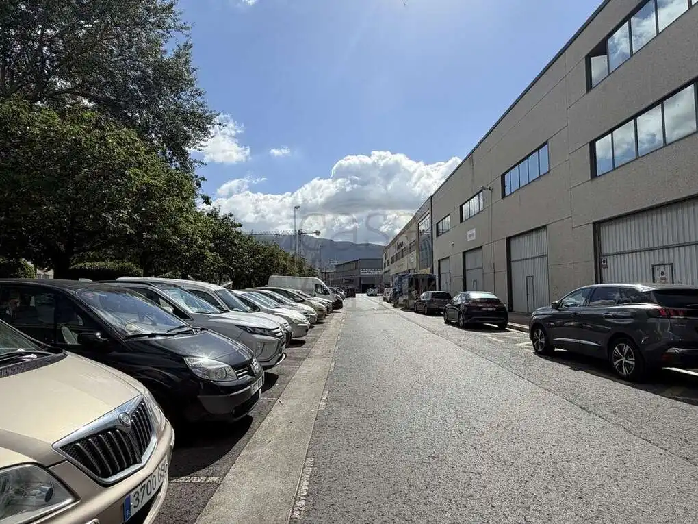 Exterior view of Industrial buildings for rent in Barakaldo 