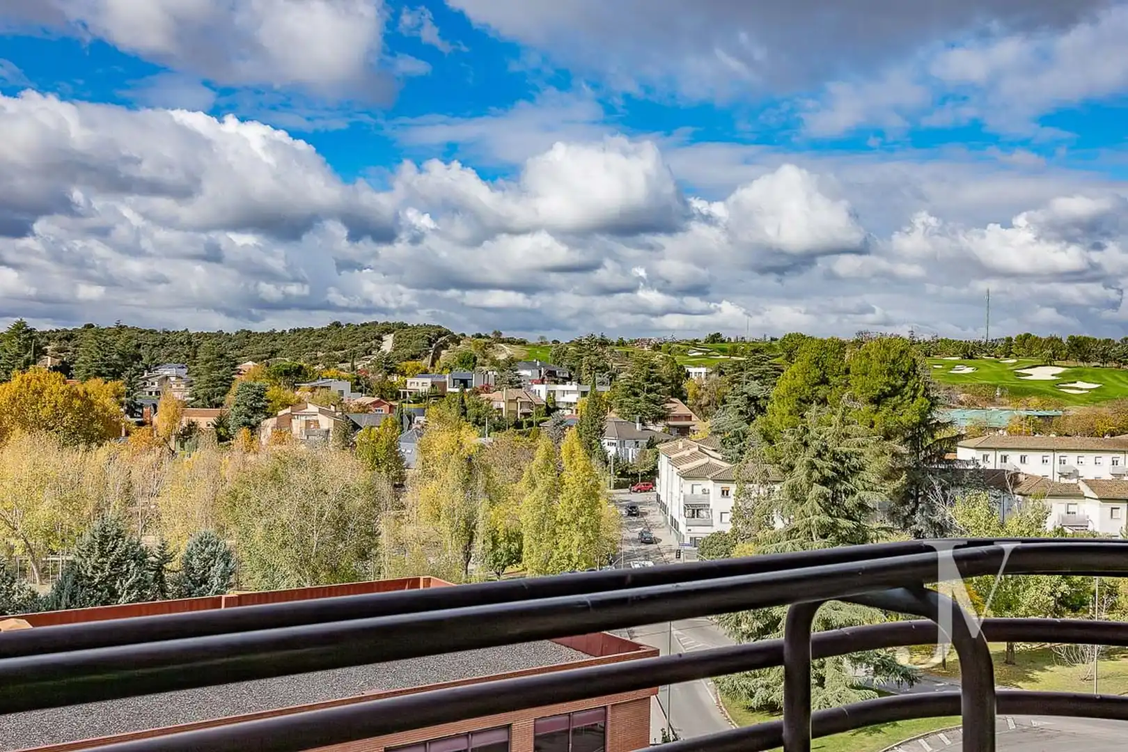 Vista exterior de Piso en venta en Madrid con Calefacción, Terraza y Piscina comunitaria