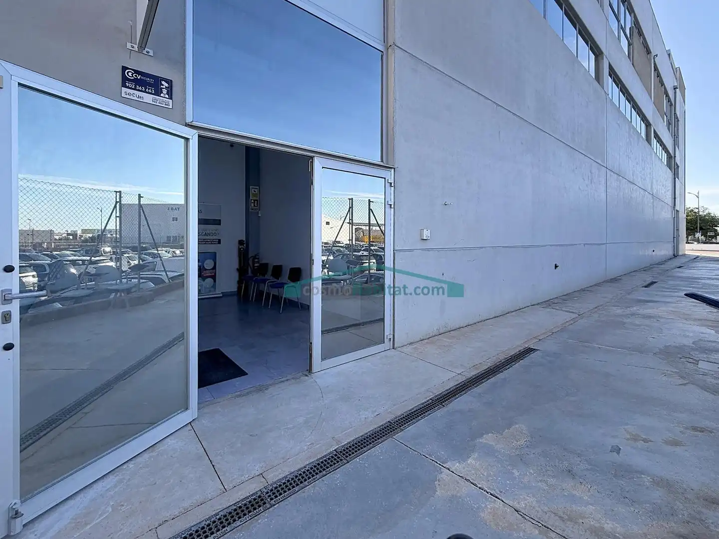 Industrial building to rent in Fuente del Jarro