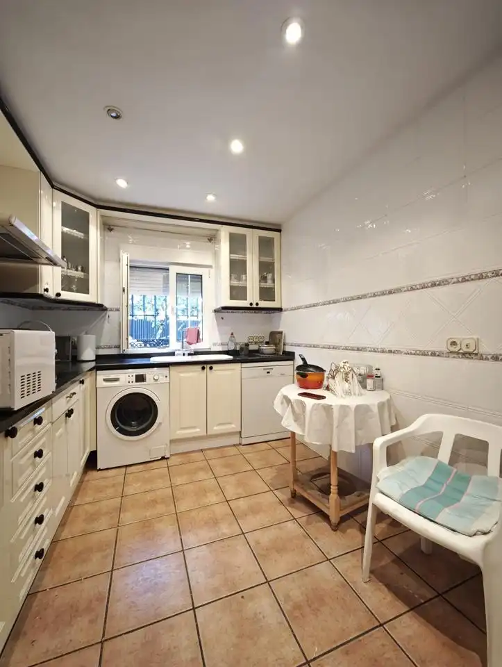 Cocina de Casa adosada en venta en El Álamo con Aire acondicionado, Calefacción y Jardín privado