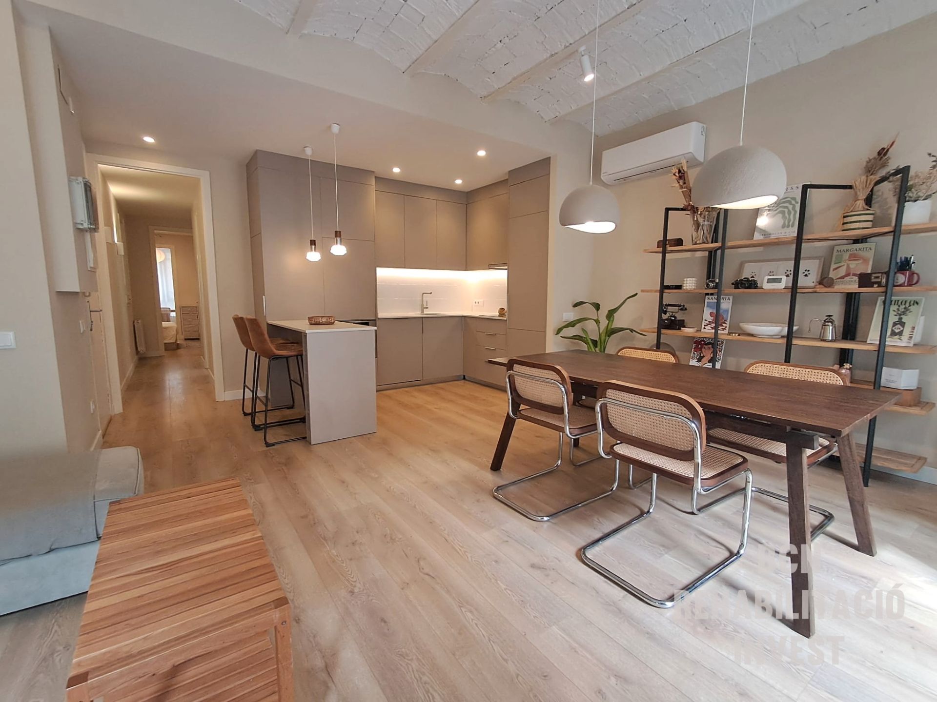 Cuina de Pis de lloguer en  Barcelona Capital amb Aire condicionat, Calefacció i Parquet