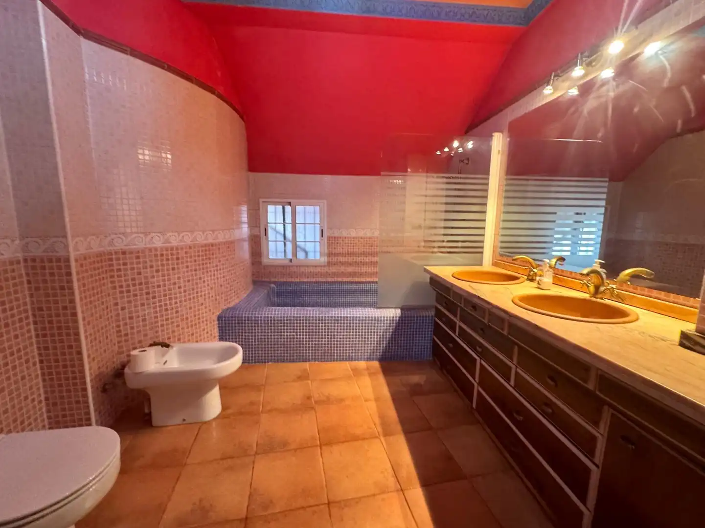 Bathroom of Houses for sale in Alfacar