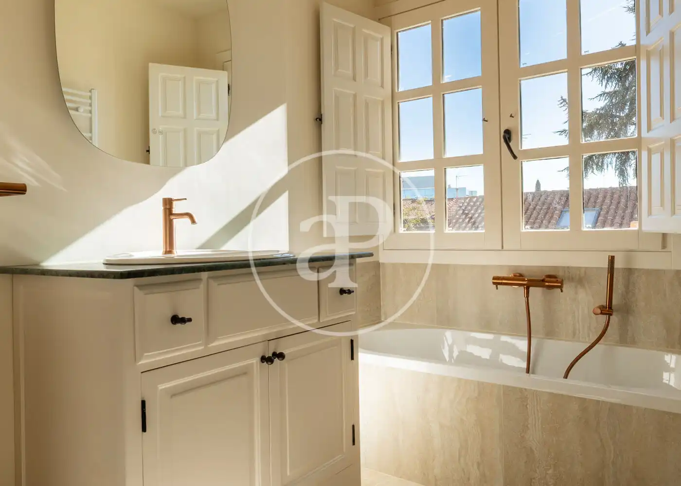 Baño de Casa o chalet de alquiler en Madrid con Aire acondicionado, Calefacción y Jardín privado