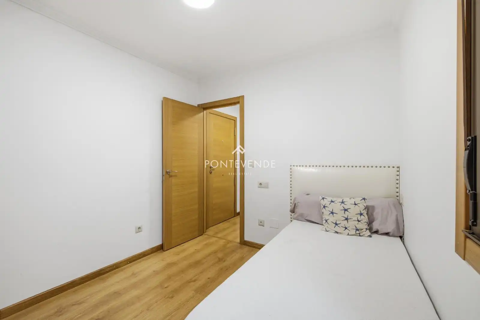 Habitación de Piso en venta en Poio con Calefacción, Parquet y Trastero