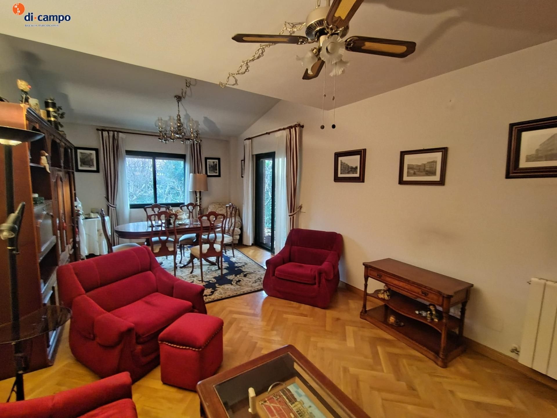 Sala d'estar de Casa adosada en venda en Valladolid Capital amb Calefacció, Jardí privat i Terrassa