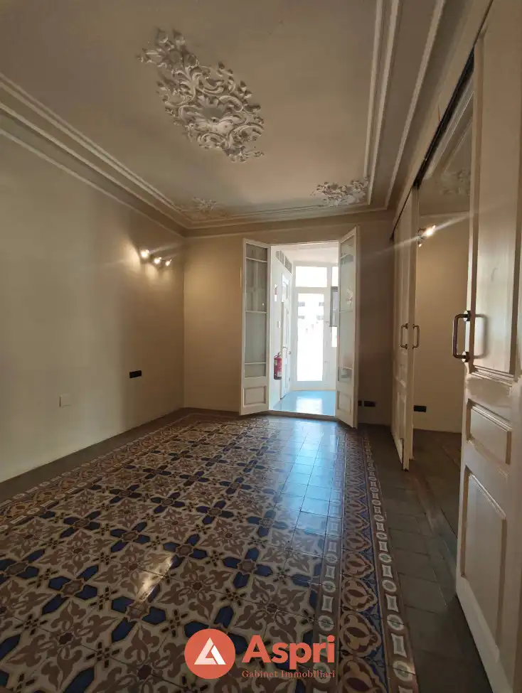 Flat for rent in Barcelona  with Air Conditioner, Private garden and Terrace