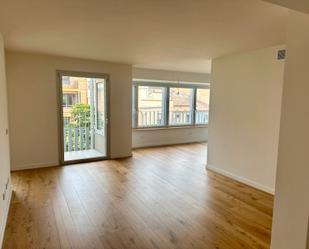 Sala d'estar de Pis de lloguer en Girona Capital amb Aire condicionat, Calefacció i Terrassa