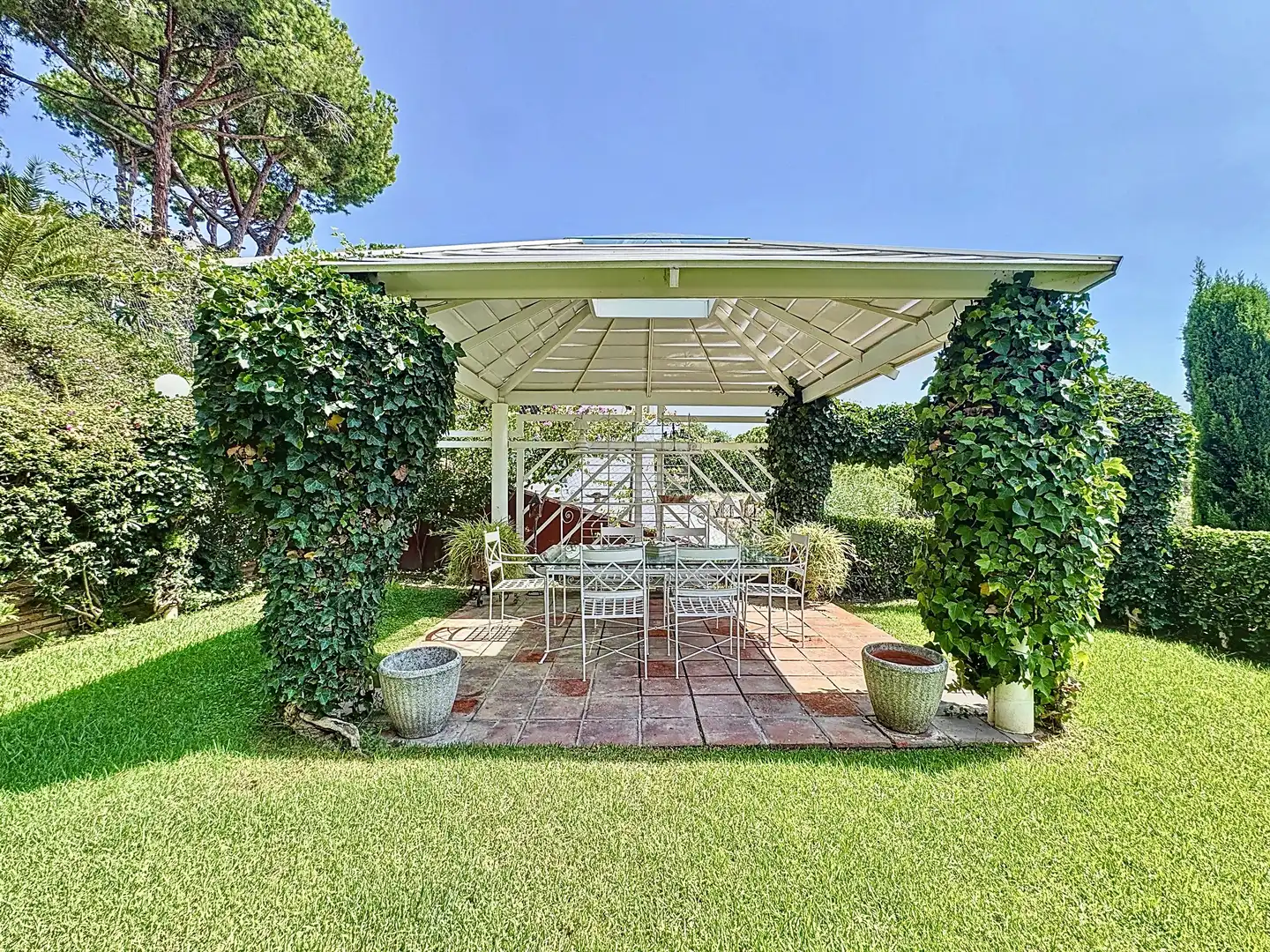 Garden of Houses for sale in Cabrils  with Air Conditioner, Heating and Terrace