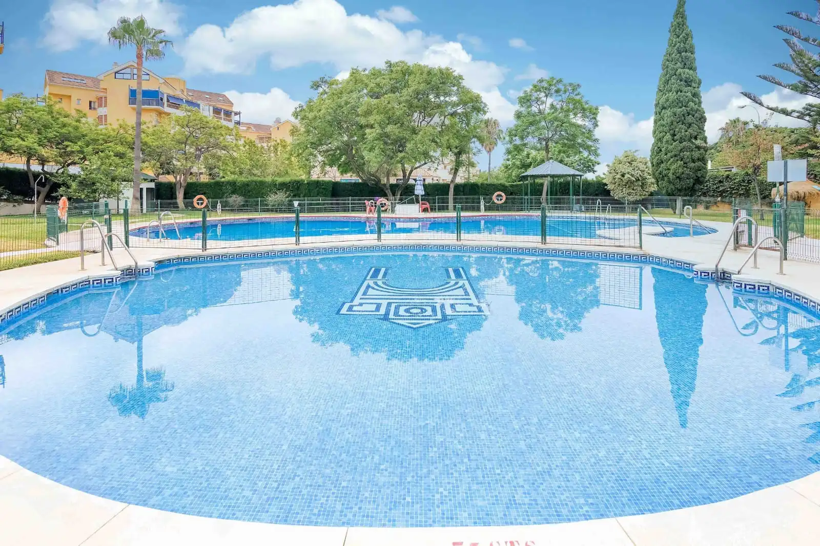 Schwimmbecken von Wohnung zur Miete in Benalmádena mit Klimaanlage, Terrasse und Möbliert
