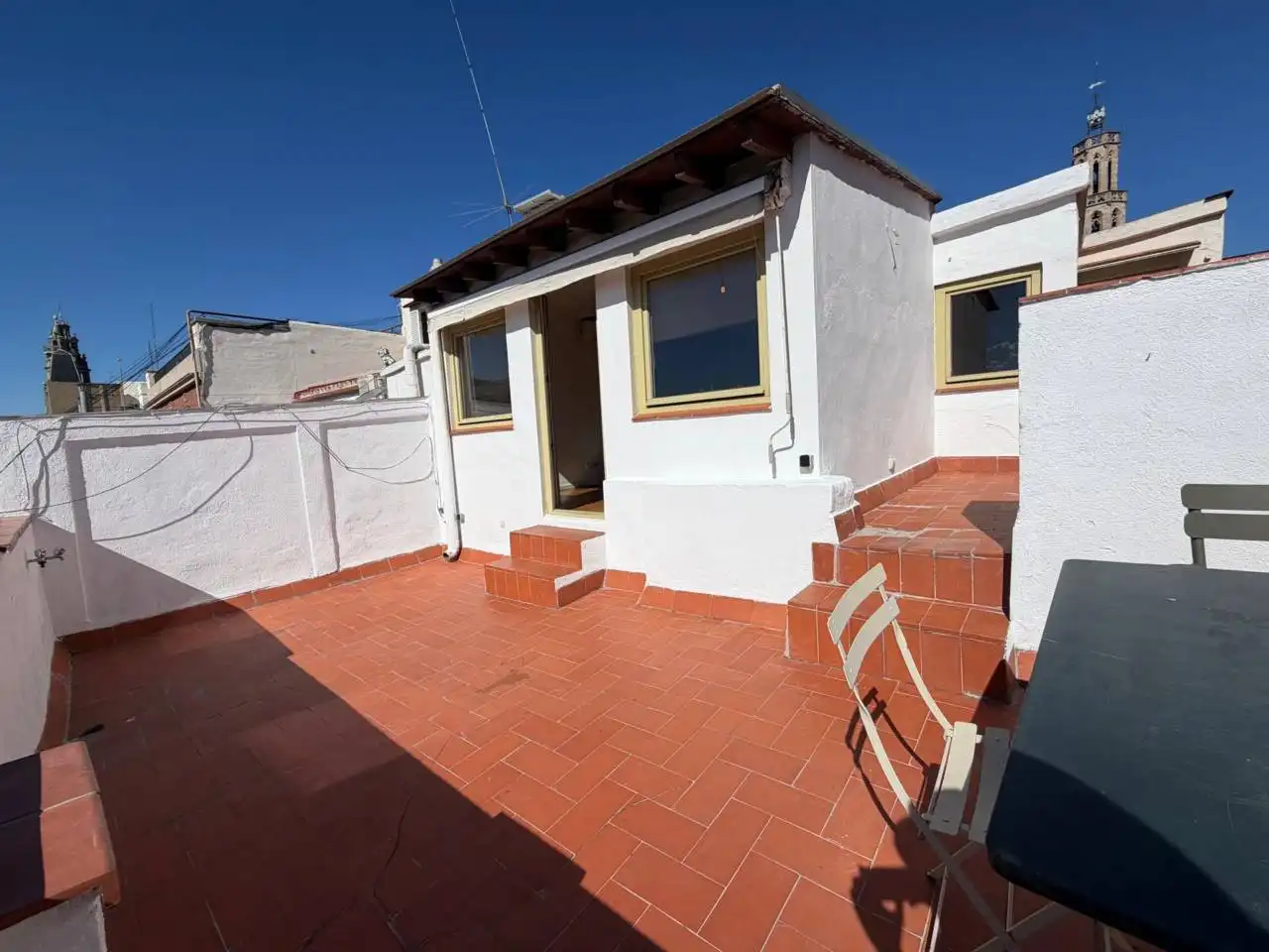 Vista exterior de Ático en venta en  Barcelona Capital con Parquet, Terraza y Amueblado