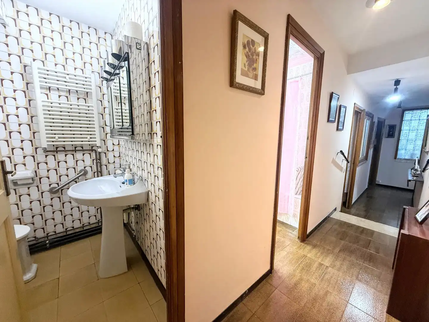 Bathroom of Flat for sale in Girona  with Heating and Balcony