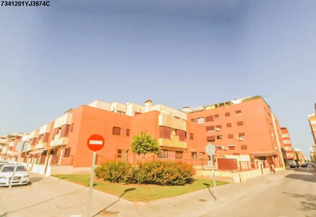 Vista exterior de Piso en venta en Sagunto / Sagunt con Terraza y Piscina comunitaria