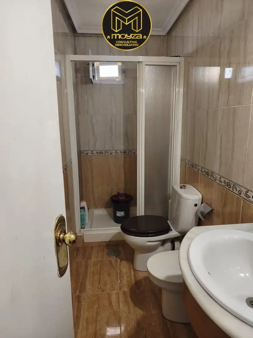 Baño de Piso en venta en Jaén con Aire acondicionado, Calefacción y Balcón