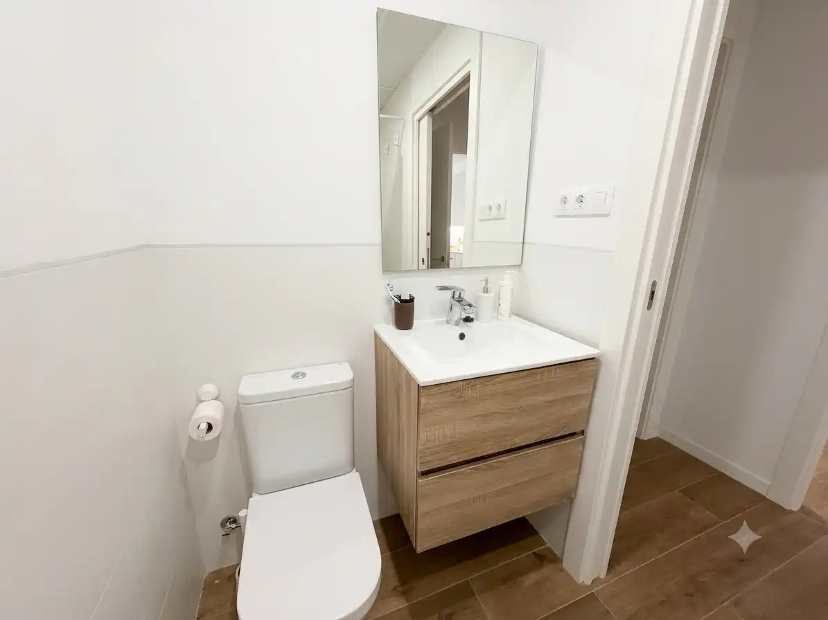 Baño de Apartamento de alquiler en Badalona con Calefacción, Amueblado y Horno