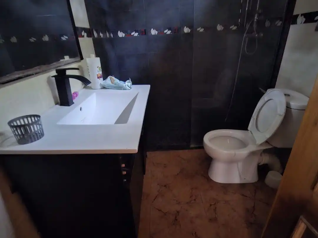 Bany de Casa o xalet en venda en Náquera amb Aire condicionat, Terrassa i Piscina