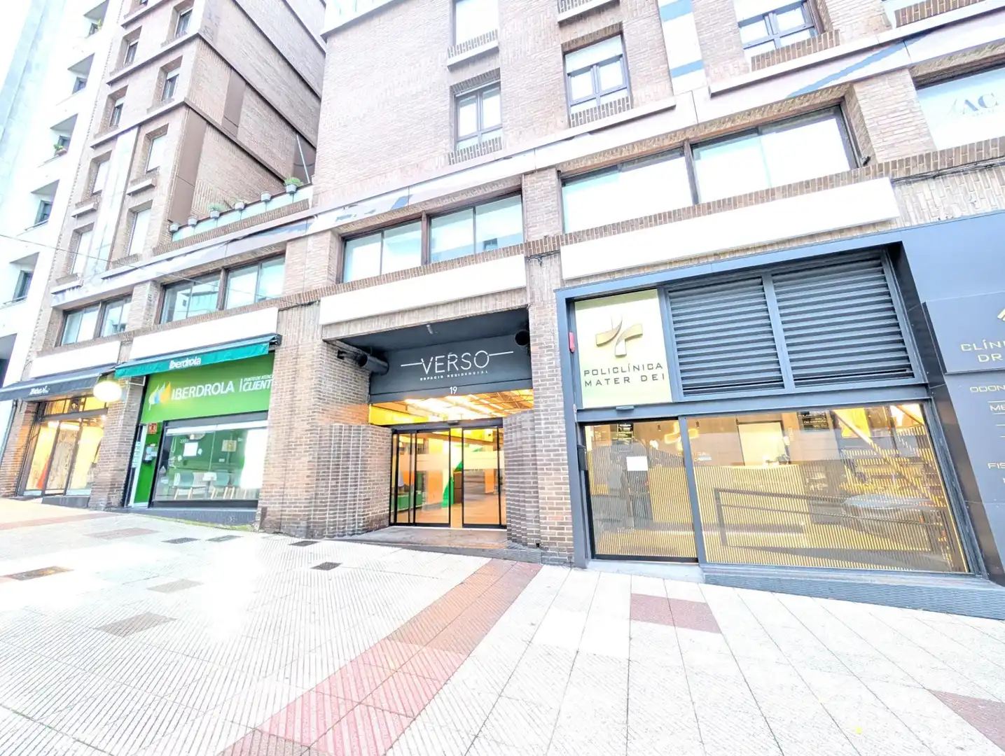 Vista exterior de Piso en venta en Oviedo  con Calefacción, Parquet y Terraza