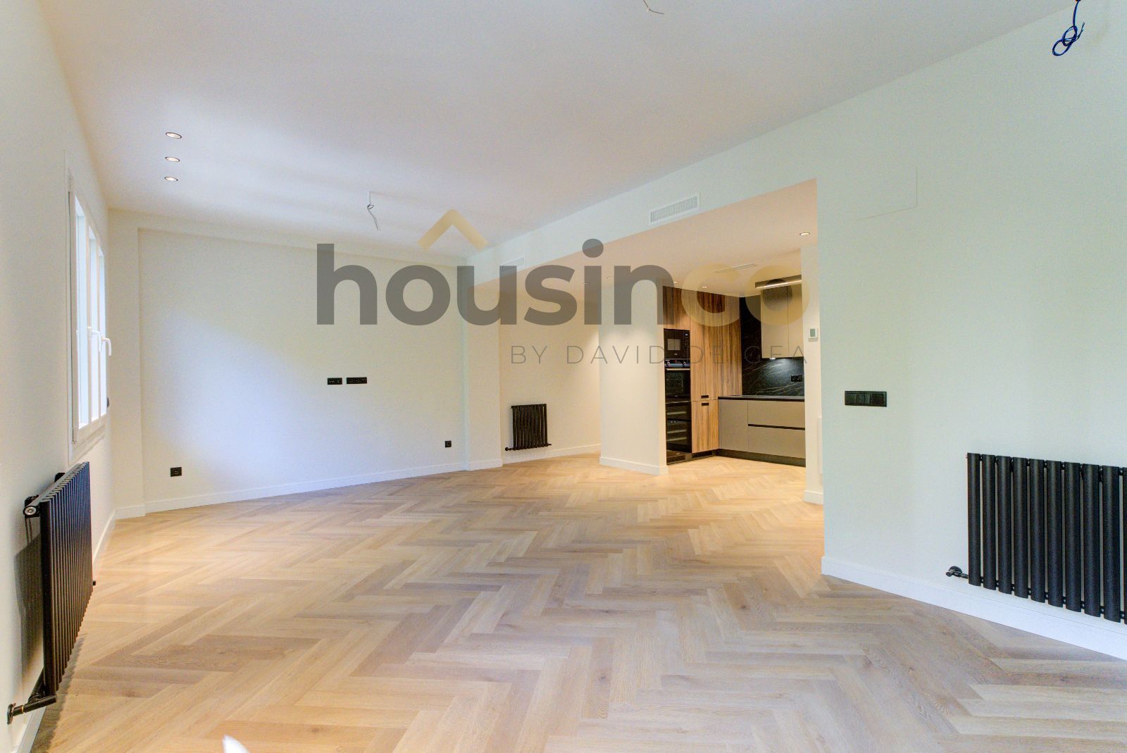 Exterior view of Flat for sale in  Madrid Capital  with Air Conditioner, Heating and Oven