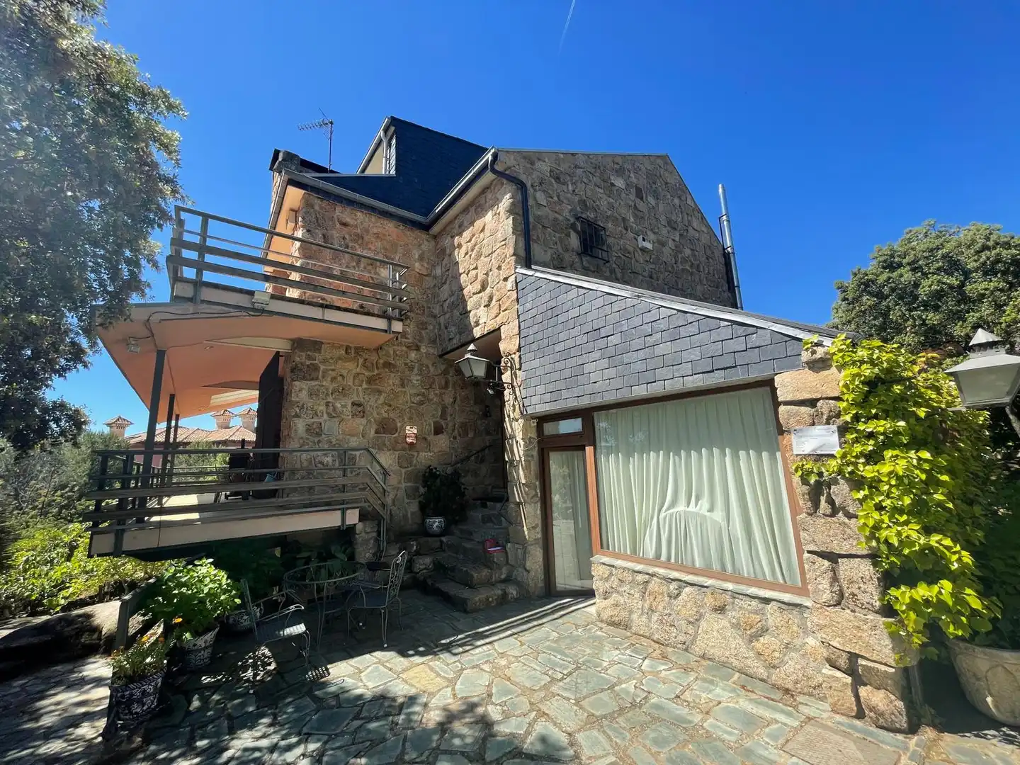 Vista exterior de Casa o chalet en venta en Torrelodones con Aire acondicionado, Calefacción y Jardín privado