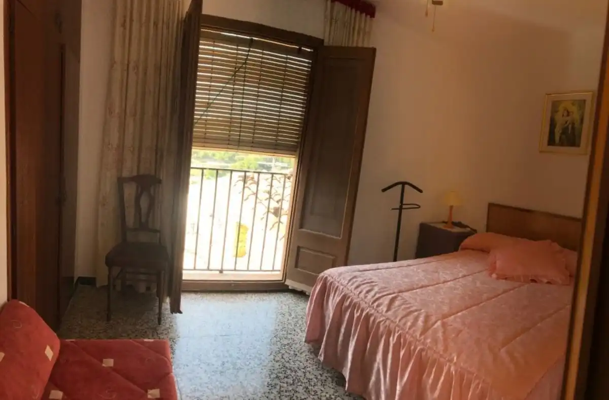 Habitación de Casa adosada en venta en Valdeltormo con Trastero, Amueblado y Horno