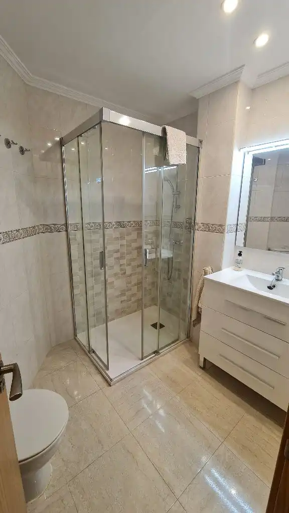 Bathroom of Flat for rent in  Logroño  with Heating, Parquet flooring and Terrace