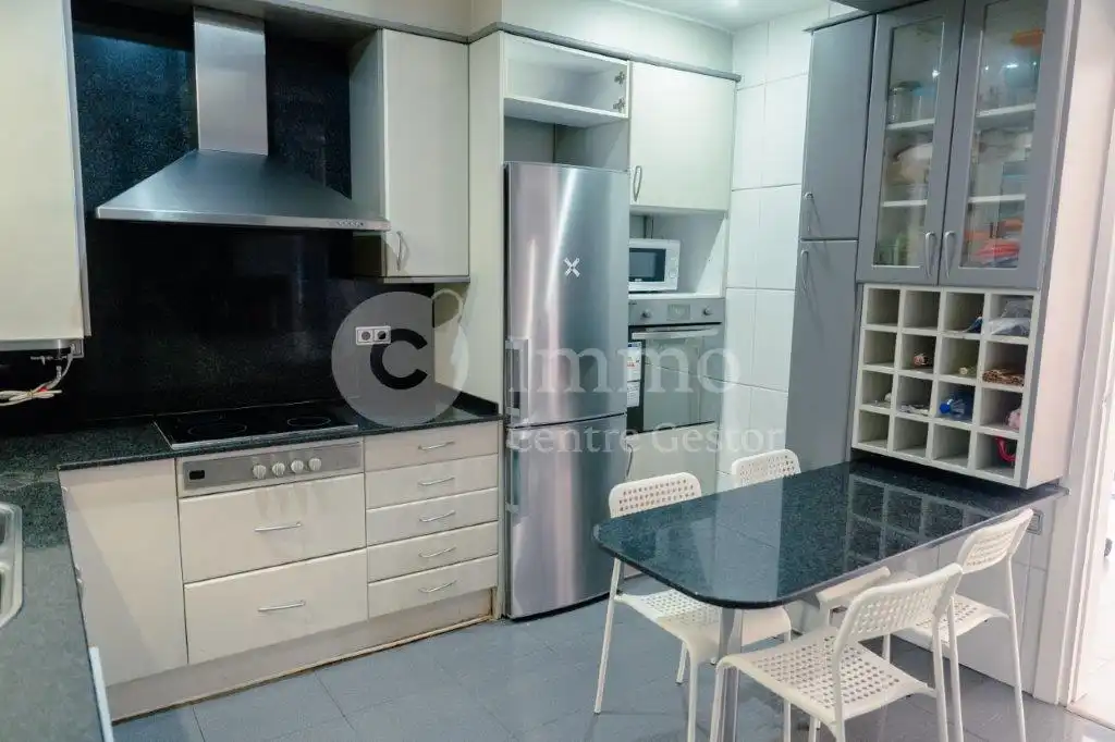 Cuina de Pis en venda en  Lleida Capital amb Calefacció, Parquet i Terrassa