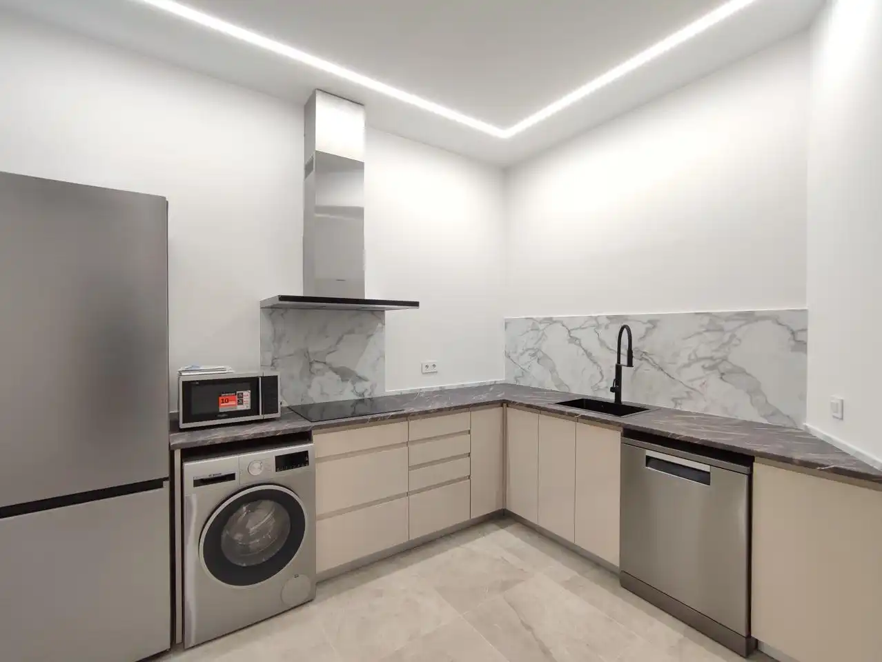Ground floor for rent in Feria