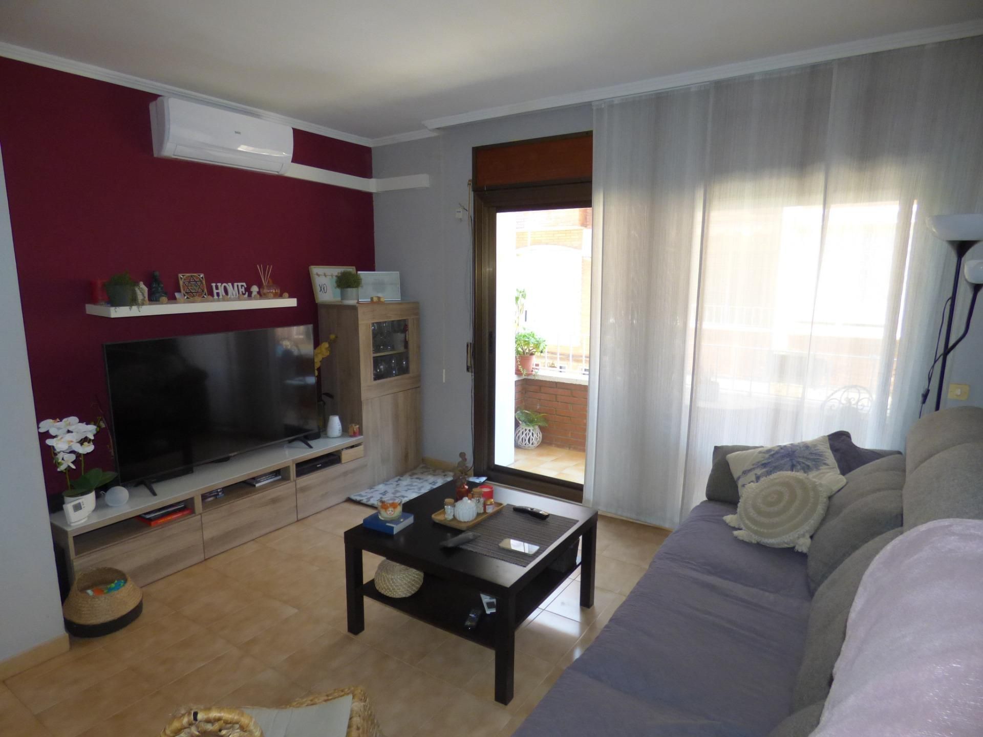 Sala d'estar de Casa o xalet en venda en Malgrat de Mar amb Calefacció, Jardí privat i Terrassa