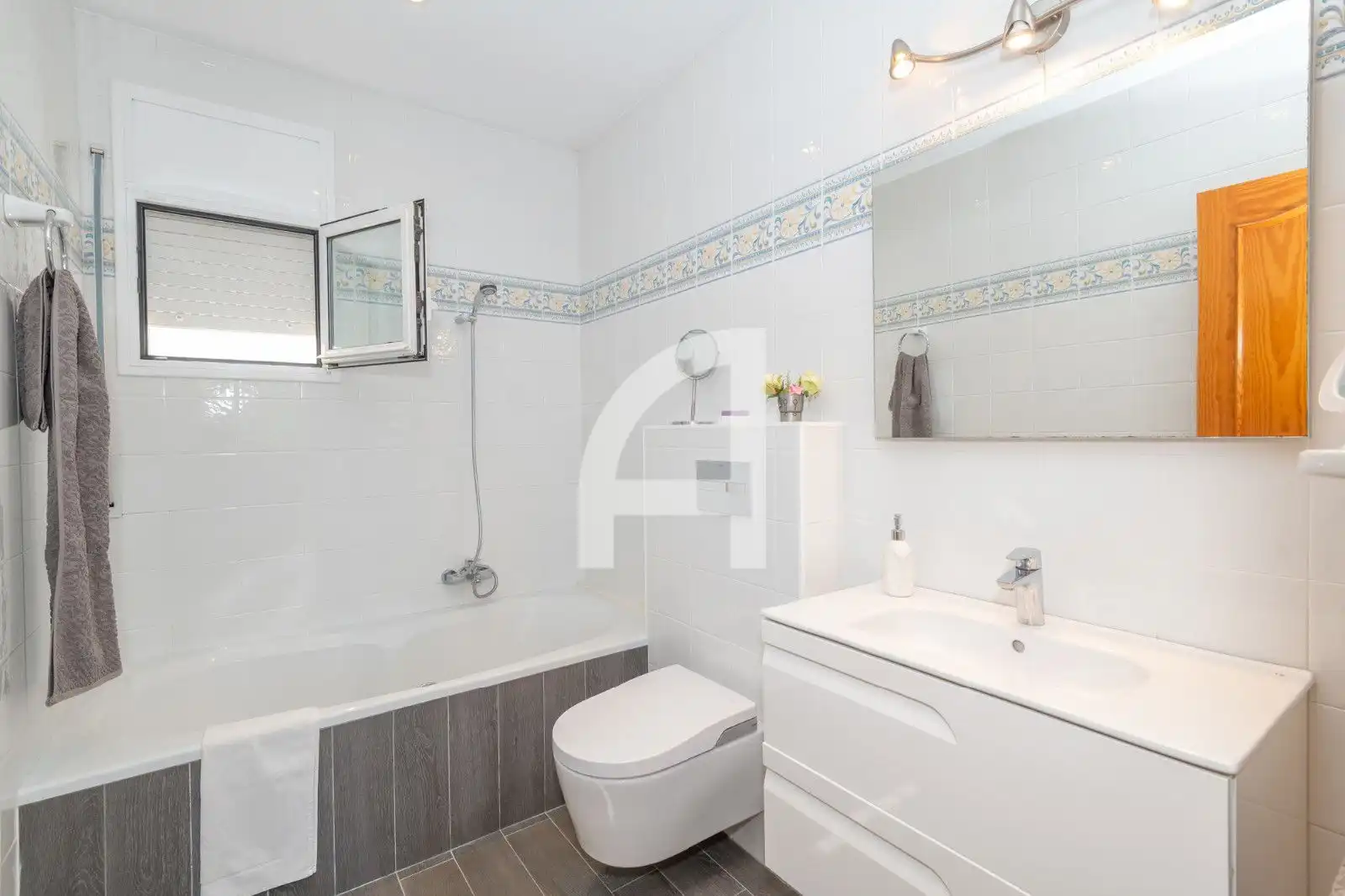 Bathroom of Houses for sale in Pontós  with Air Conditioner, Heating and Private garden