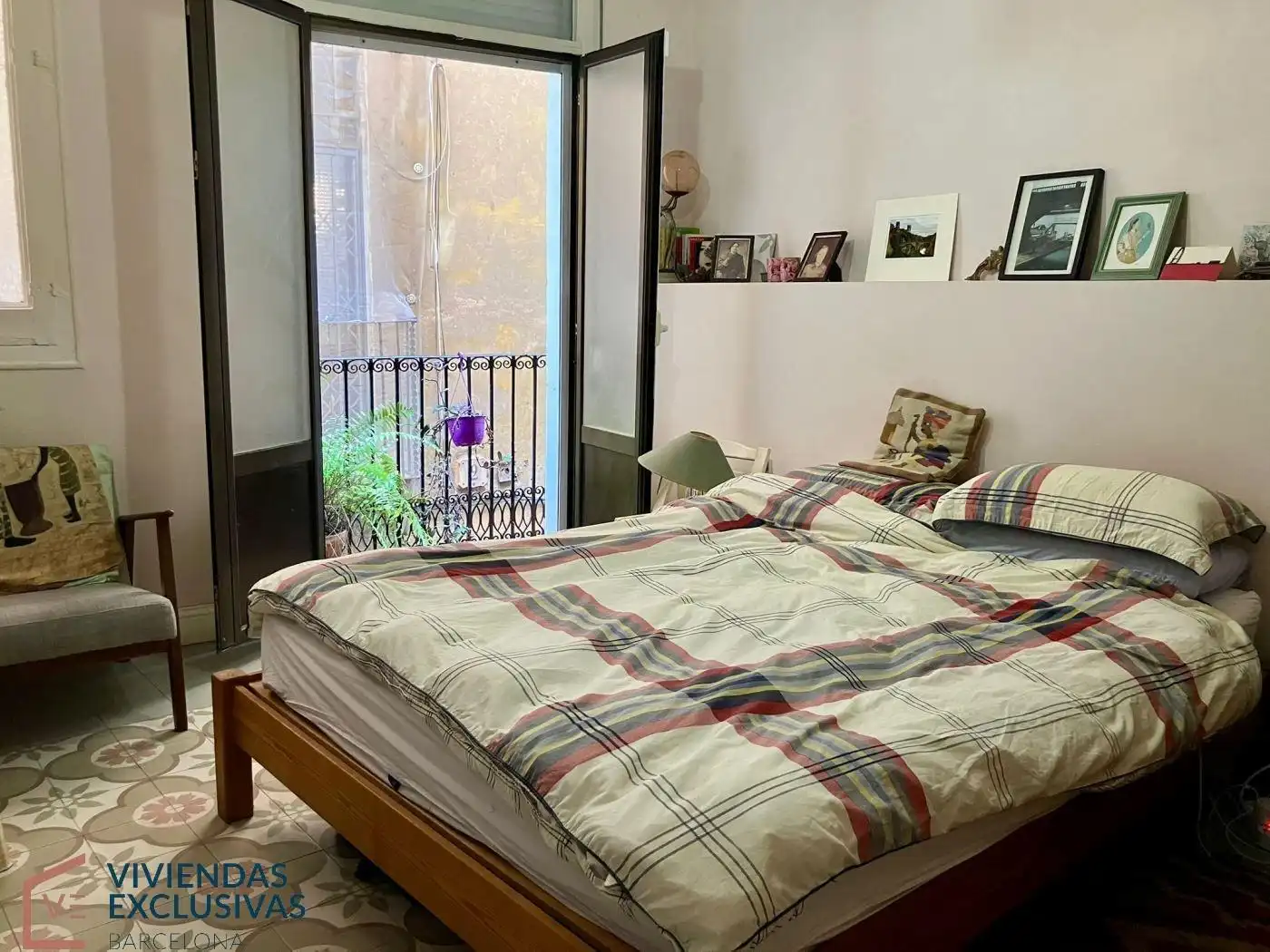 Schlafzimmer von Wohnung zum Verkauf in Barcelona mit Klimaanlage, Heizung und Privatgarten