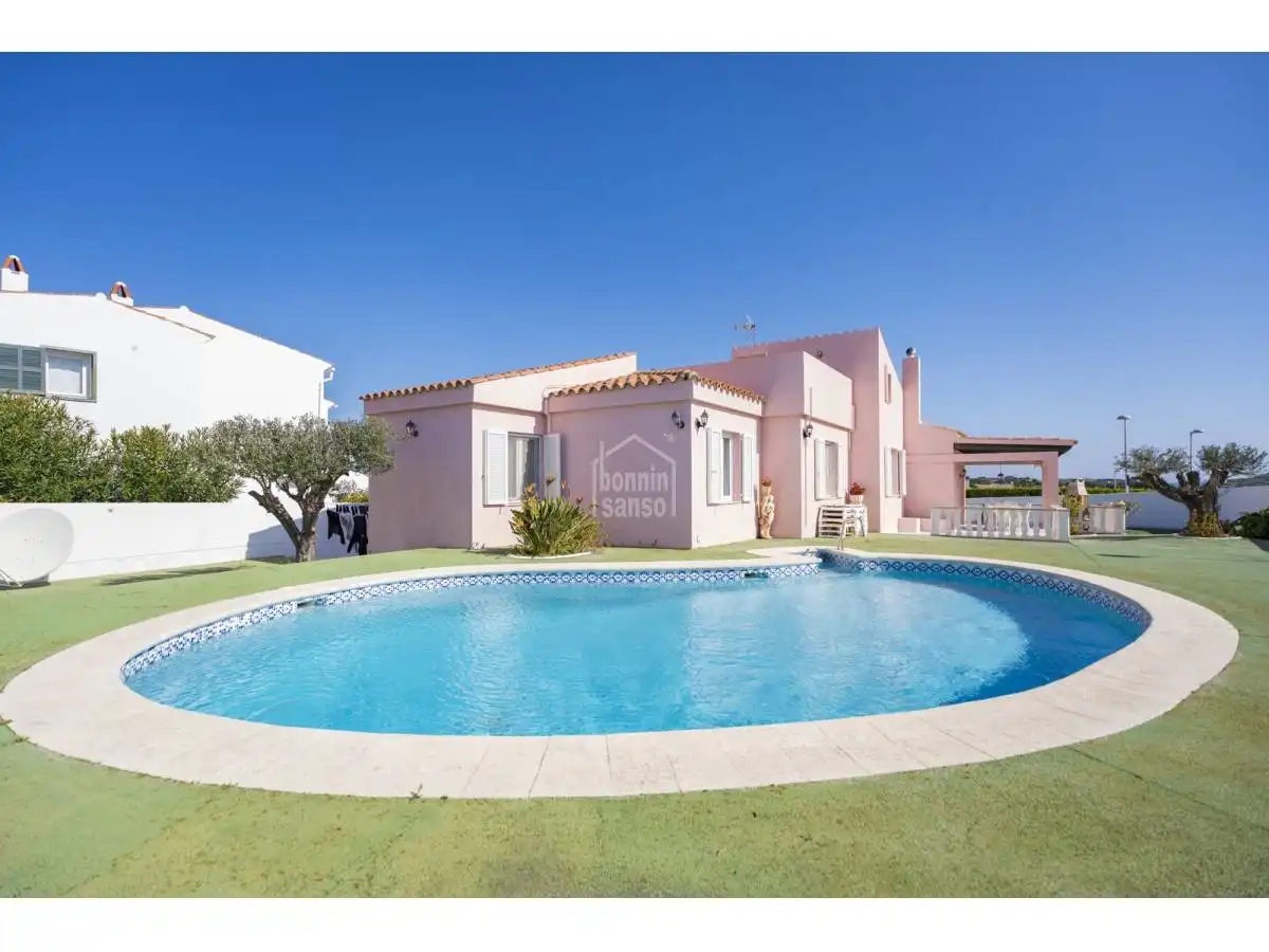 Xalet amb piscina en venda a Santa Anna - Sol de l'Est