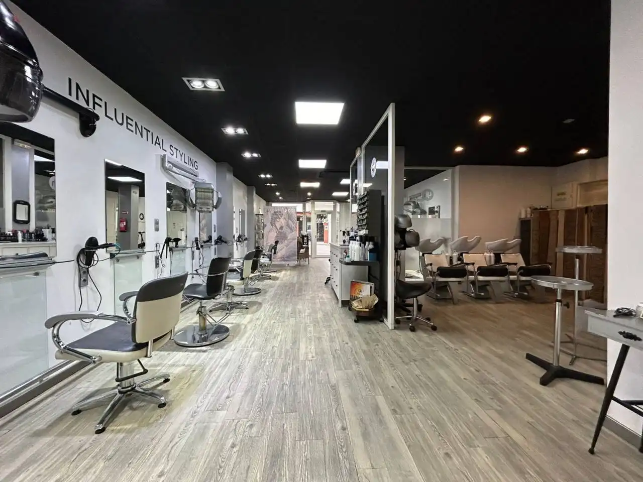 Local comercial en traspaso en Calle Aragó 57, imagen 2