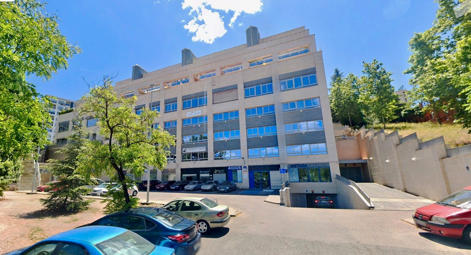 Vista exterior de Garatge en venda en Cáceres Capital