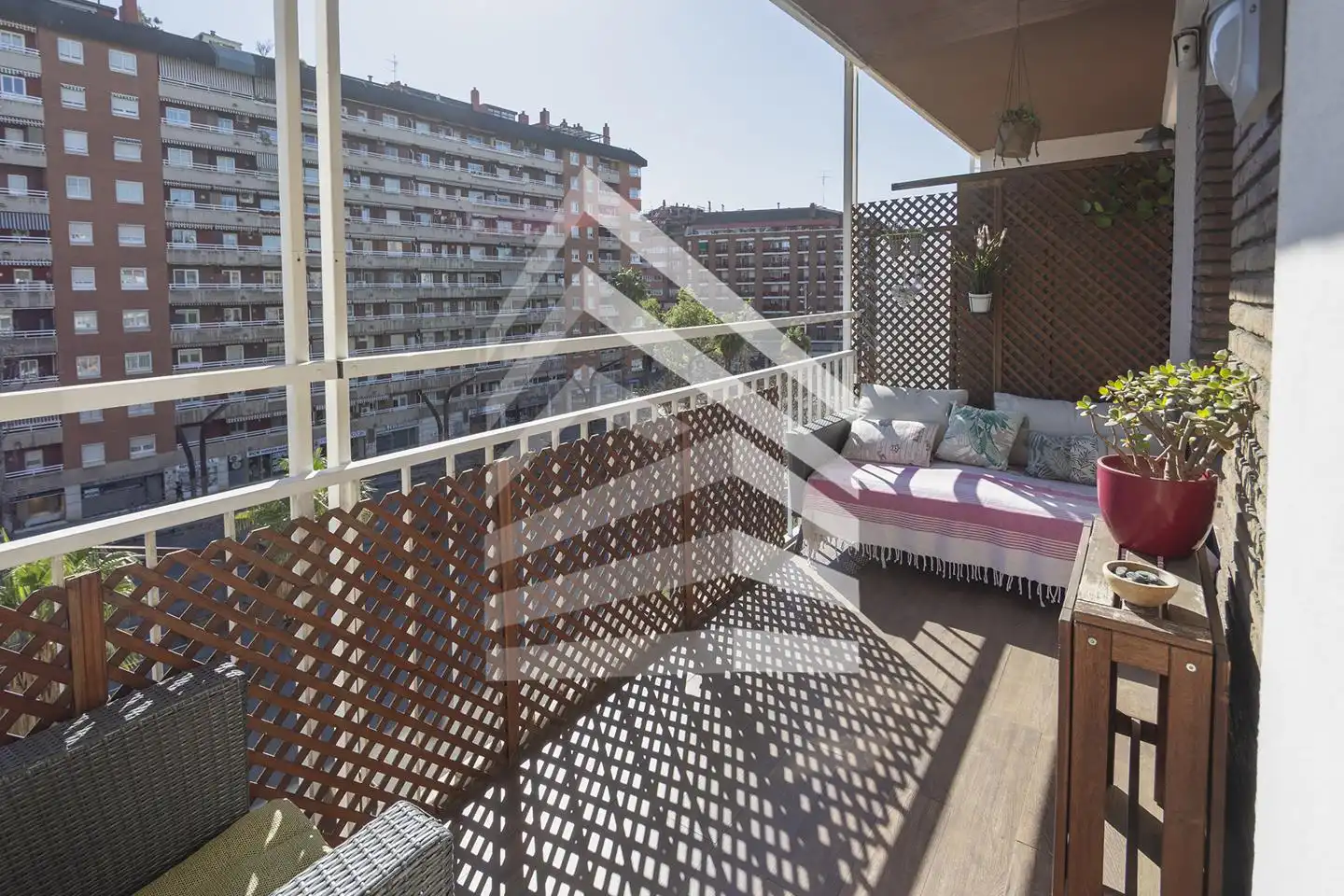 Flat with lift for sale in De Carles Iii