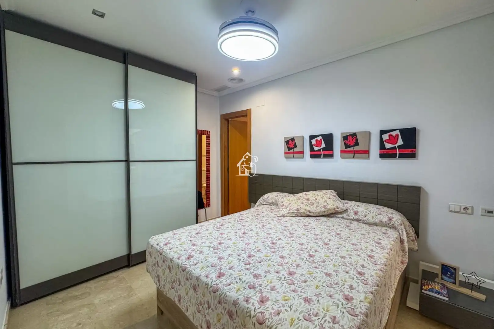 Habitación de Apartamento en venta en Elche / Elx con Aire acondicionado, Terraza y Amueblado