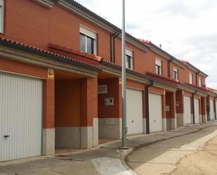 Casa adosada en venda a Calle de la Amargura, Luyego