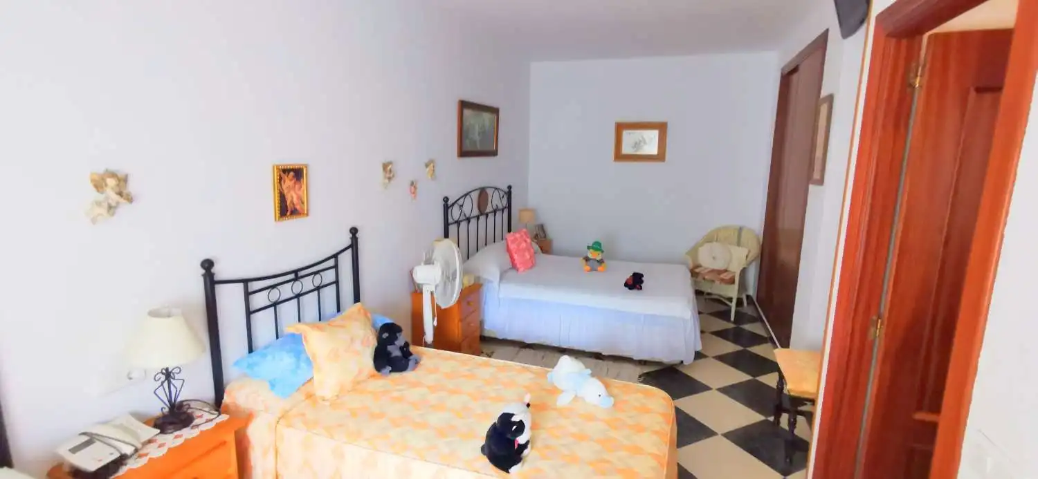 Dormitori de Casa o xalet en venda en Canillas de Aceituno amb Jardí privat, Terrassa i Traster