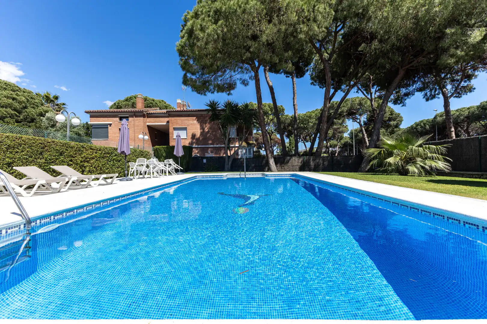 Swimming pool of Flat for sale in Gavà  with Air Conditioner, Heating and Parquet flooring