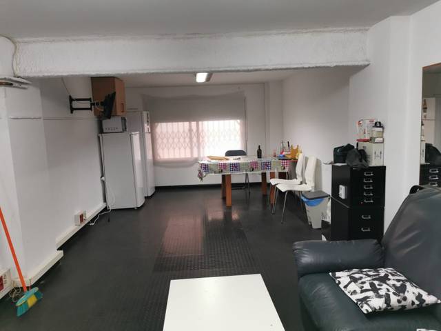 Local comercial en Venta en Passatge Llopis en La Torrassa
