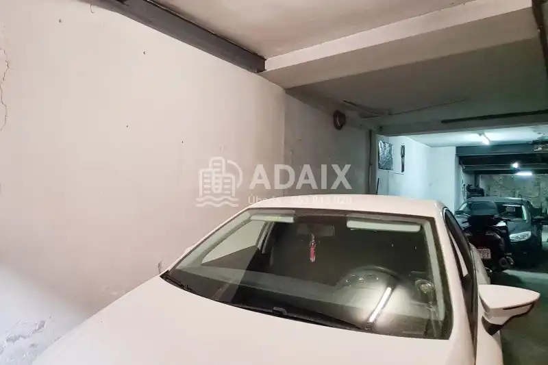 Aparcament de Casa o xalet en venda en Úbeda amb Aire condicionat, Traster i Balcó