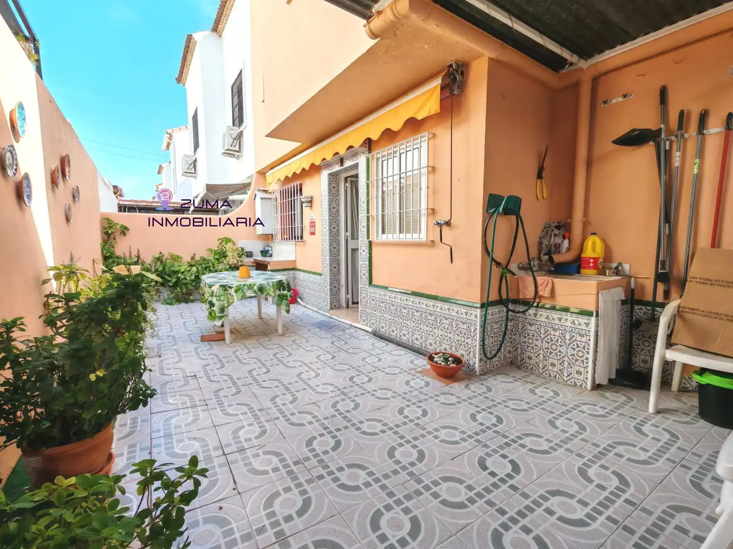 Vista exterior de Casa adosada en venta en Churriana