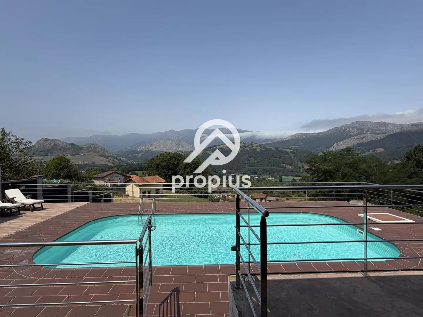 Piscina de Casa o chalet en venta en Cangas de Onís con Calefacción, Terraza y Trastero