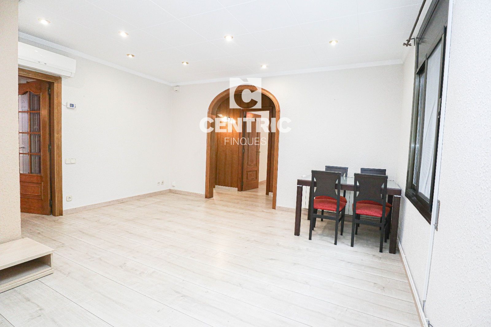 Vista exterior de Pis en venda en Terrassa amb Aire condicionat, Calefacció i Moblat