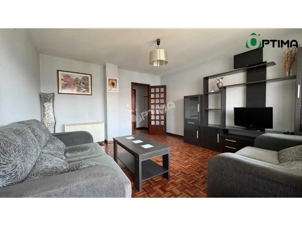 Flat with lift to rent in Ensanche - Sar